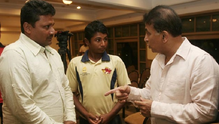 sarfaraz khan with sunil gavaskar