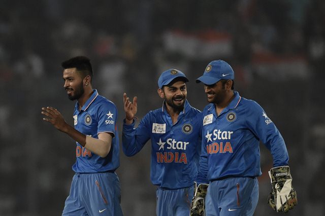 MS Dhoni with Virat Kohli and Hardik Pandya