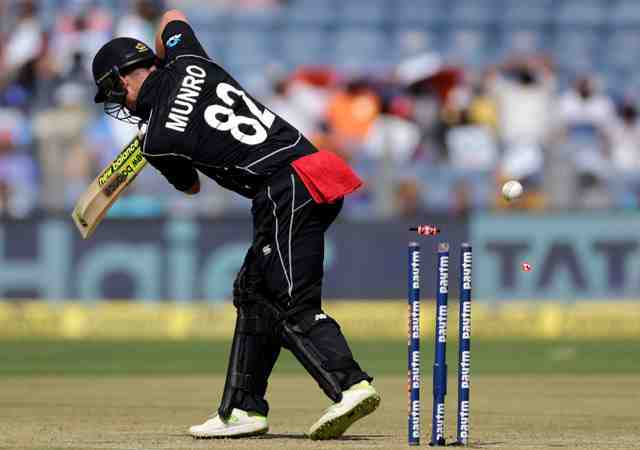 Colin Munro bowled by Yuzvendra Chahal