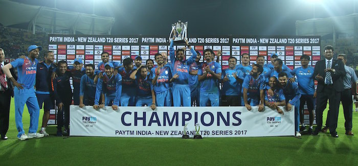 Mohammed Siraj with the winning trophy