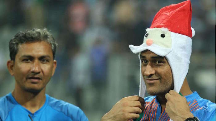 MS Dhoni turns into Santa