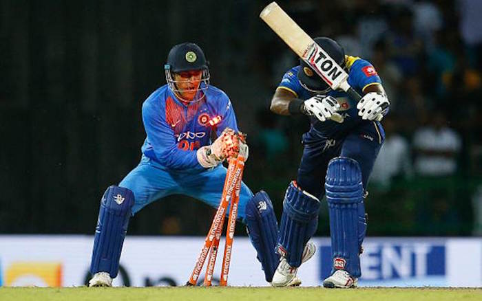 MS Dhoni, Angelo Mathews