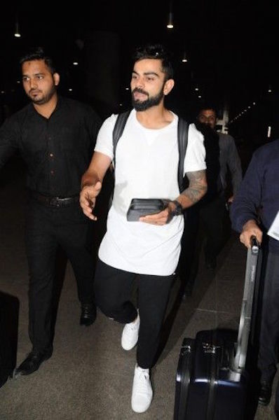 virat-kohli-with-most-expensive-wallet-ever
