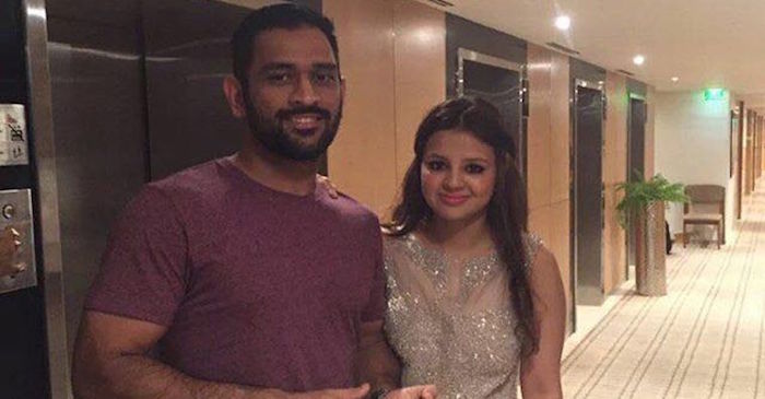 MS Dhoni’s proud wife Sakshi leaves a special message for the Captain Cool