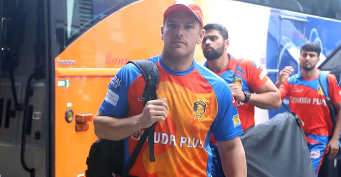 IPL 2017: Twitter erupts as Aaron Finch misses a match against Mumbai Indians due to lost kit bag