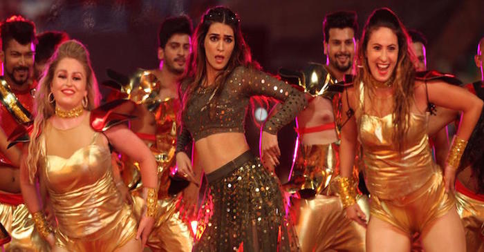 Twitter reacts as Kriti Sanon rocks in IPL opening ceremony at Bengaluru