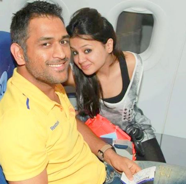 Mahendra-Singh-Dhoni-wife-Sakshi-Rawat