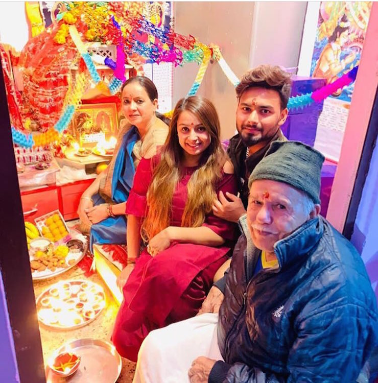 Rishabh Pant with his family