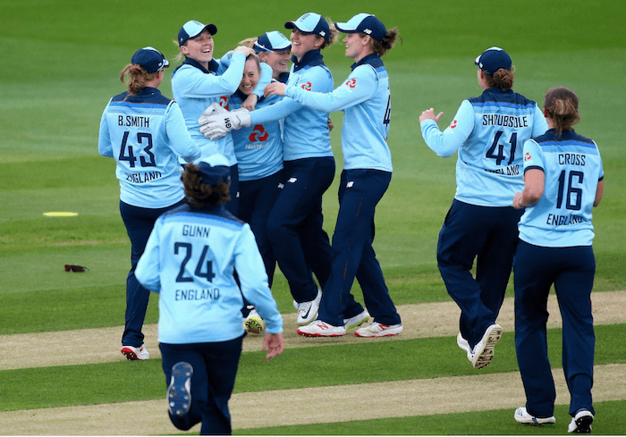 Fran Wilson with her England teammates