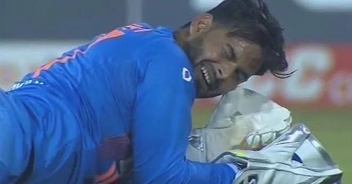 IND vs WI 3rd ODI: Indian fans brutally roasts Rishabh Pant for dropping five catches behind the stumps