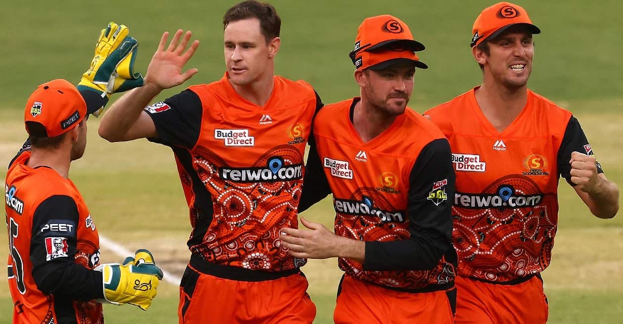 BBL 2020-21: Perth Scorchers edge out table-toppers Sydney Thunder at Optus Stadium