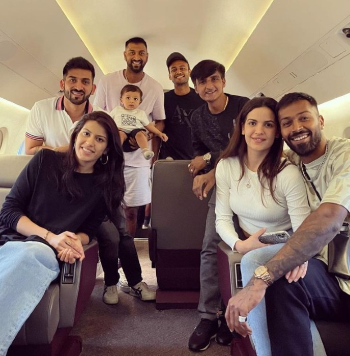 Hardik Pandya with family