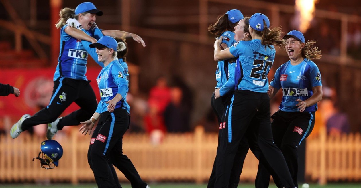 Adelaide Strikers lifts their maiden WBBL trophy with victory over Sydney Sixers in the final