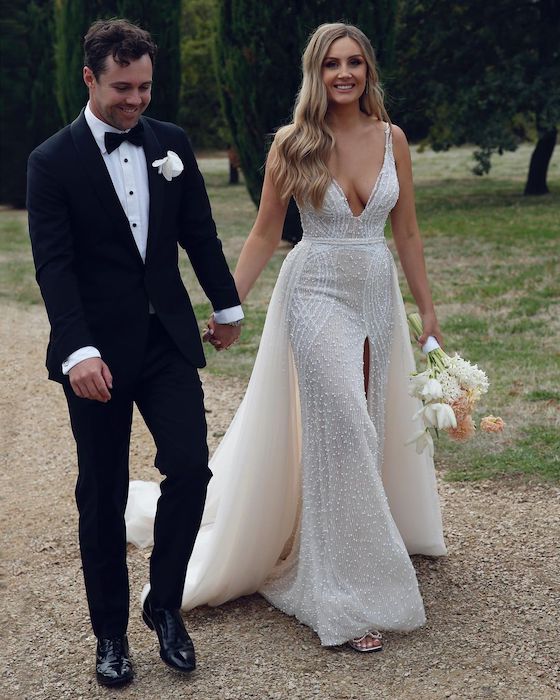 Travis Head ties knot with Jessica Davies