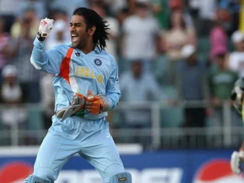 MS Dhoni 2007 WC