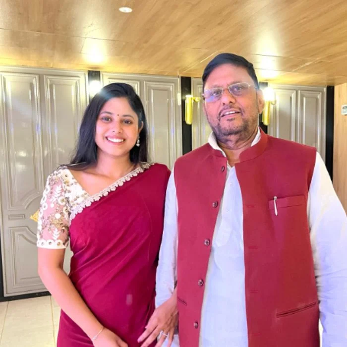Priya Saroj with her father