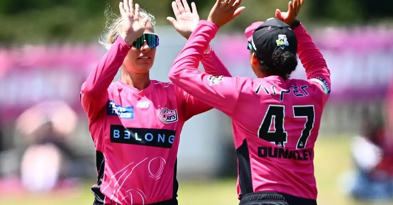 Ashleigh Gardner sizzles as Sydney Sixers stun unbeaten Hobart Hurricanes with gritty win in WBBL|11