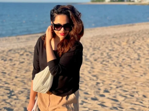 Sanju and his wife Charulatrha 5